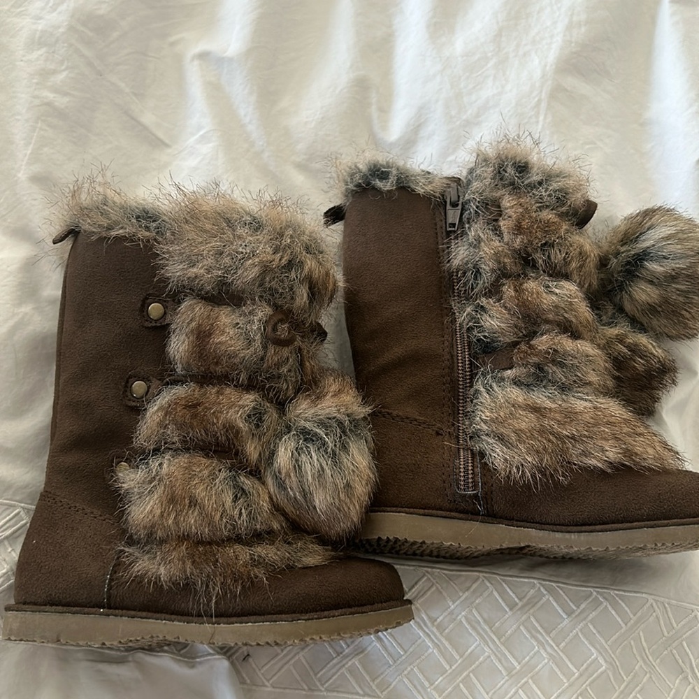 Old navy toddler 8 faux fur boots
